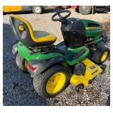 John Deere LA 175 Riding Lawn Tractor/Mower