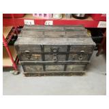 ANTIQUE STEAMER TRUNK