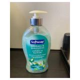 Softsoap hand soap Eucalyptus and sea salt scent- Appears new