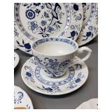 J.&G. Meakin England Charming Blue Nordic Dishes (5) Dinner Plates (6) Saucers and (1) Cup