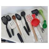 Pampered Chef measuring spoons and other kitchen utensils