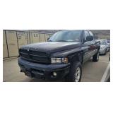 2001 Dodge Ram 1500 4x4, BLACK