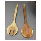 Wolfgang Puck Bistro Collection large Wooden Salad Bowl with Wooden Utensils