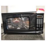 Rival 700W Microwave with Whiteboard