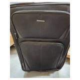 29" U.S. Traveler Aviron Bay Expandable Softside Luggage with Spinner Wheels Black