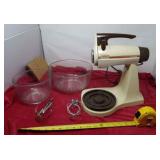 Sunbeam mixmaster 235 watts 2 bowls