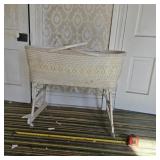 Wicker baby bassinet