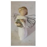 Willow Tree figurine "Angel of Learning"