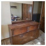 Dresser with mirror 50x18x61 with mirror 31