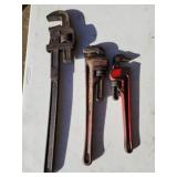 Pipe wrenches