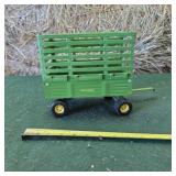 Toy John Deere hay Wagon