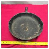 Cast iron pan