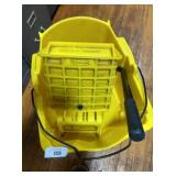 Rubbermaid mop bucket