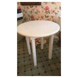 WHITE PAINTED SIDE TABLE W/ TABLE CLOTH