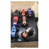 7 MONSTER JAM 1:23 SCALE