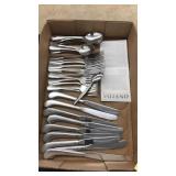 ONEIDA FLATWARE SET