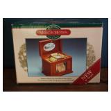 Music In Motion Christmas Music Box NIB