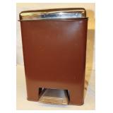 Vintage Lincoln Beautyware Step open Trash Can: