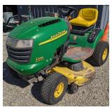 John Deere L108 Lawnmower, 42" Deck, 18.5  HP Intk