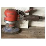 Pneumatic sander