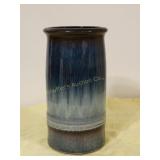 Pottery vase 7 1/2"t