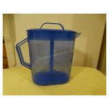 Pampered chef 1gal. pitcher