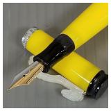 Loiminchay Mandarin Yellow fountain pen: