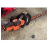 BLACK & DECKER CORDLESS HEDGE TRIMMER