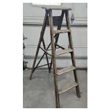 VINTAGE 5 FOOT WOOD STEP LADDER