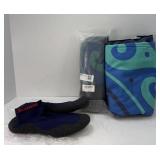 (2) BEACH TOWELS & WATER SHOES, LG