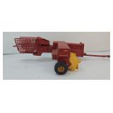 ERTL NEW HOLLAND HAY BAILER 1/16