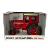 Ertl Boxed 1/16 International 1566 Tractor