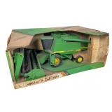 Ertl Boxed John Deere 1:28 9600 Combine