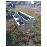 STAINLESS 5.6FT CLEENING SINK