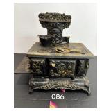 Vtg Cast Minature Stove (Royal)