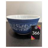 Vtg Pyrex Bowl 7" Diameter