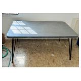 Vtg Table, metal legs, Formica top in good