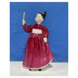 1972 Royal Doulton Figurine - Vanity HN 2475