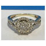 10 kt Gold 56 Diamonds Ring (Total 0.82 ct) Size 8