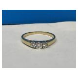 14 kt Gold 3 Diamond Ring Size 5 3/4