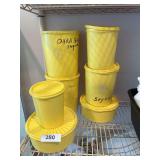 7 pc Tupperware canister set