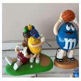 M& M golfer, basketball player