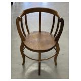 Round Barrel Back Spindle Chair