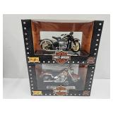 2- 1:18 NIB Harley Davidson Motorcycles Toy  COA