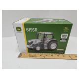 Ertl  1:32 John Deere  Tractor with Box