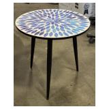 16ï¿½round ï¿½Side Table W/ 3 Legs Approx. 20ï¿½ Tall