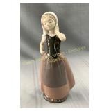 NAO porcelain figurine en porcelaine, 9.5" H