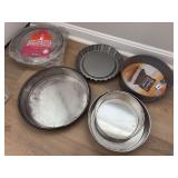 Assorted Round Cake Pans