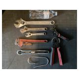 7 ADJUSTABLE WRENCHES