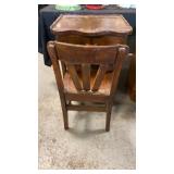 Childï¿½s wood desk,chair